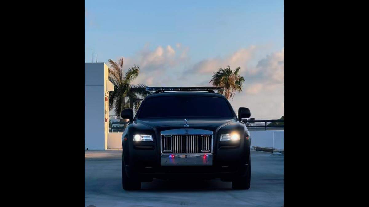 La Policía de Miami Beach dio a conocer un Rolls Royce cedido por Braman Motors que, según dice, se usará para el reclutamiento.