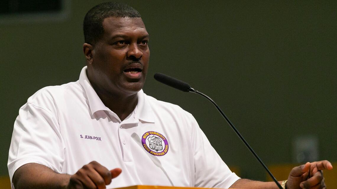 Black officers accuse Miami police chief of ignoring discrimination in department