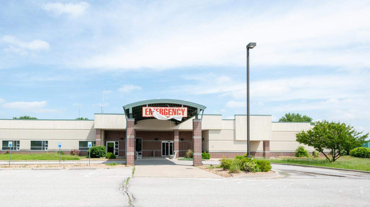 I-70 Community Hospital shut its doors in February, taking with it dozens of jobs and lifesaving emergency care for the residents of Sweet Springs, Mo. (Heidi de Marco/KHN)