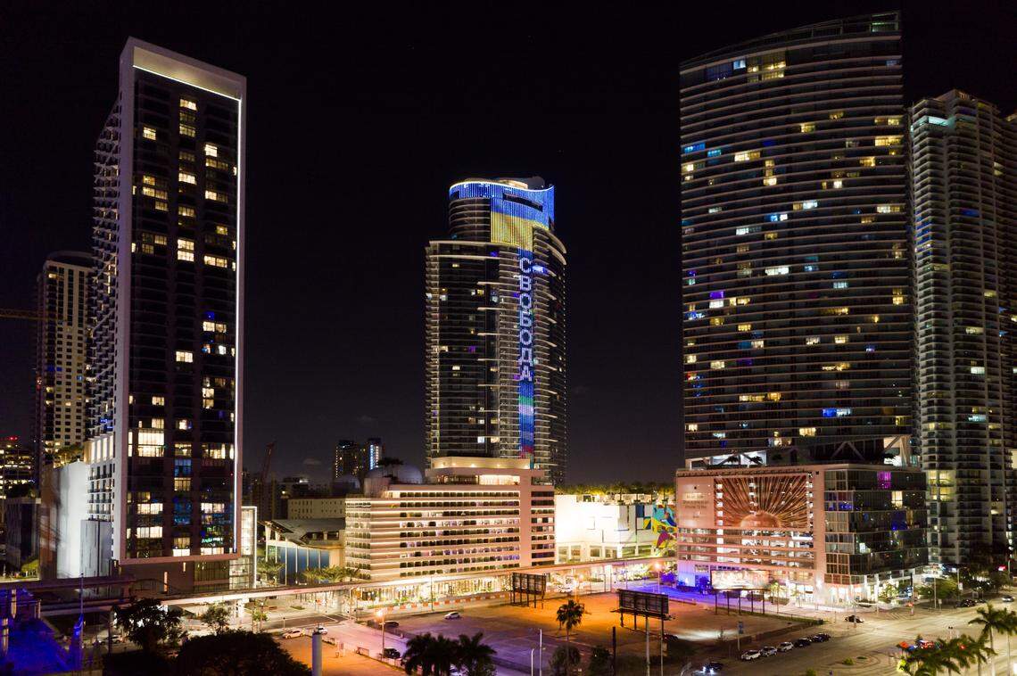 Billed as “the world’s tallest digital Ukrainian flag” and “enormous electronic message of freedom” the 60-story Paramount Miami Worldcenter skyscraper in downtown Miami lights its new messages of solidarity with Ukraine on March 5 to March 15. 1, 2022.