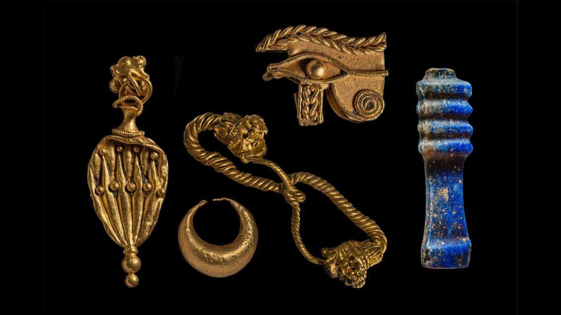 Archaeologists discovered gold jewelry in the ruins of the city’s Western Temple of Amun, officials said.