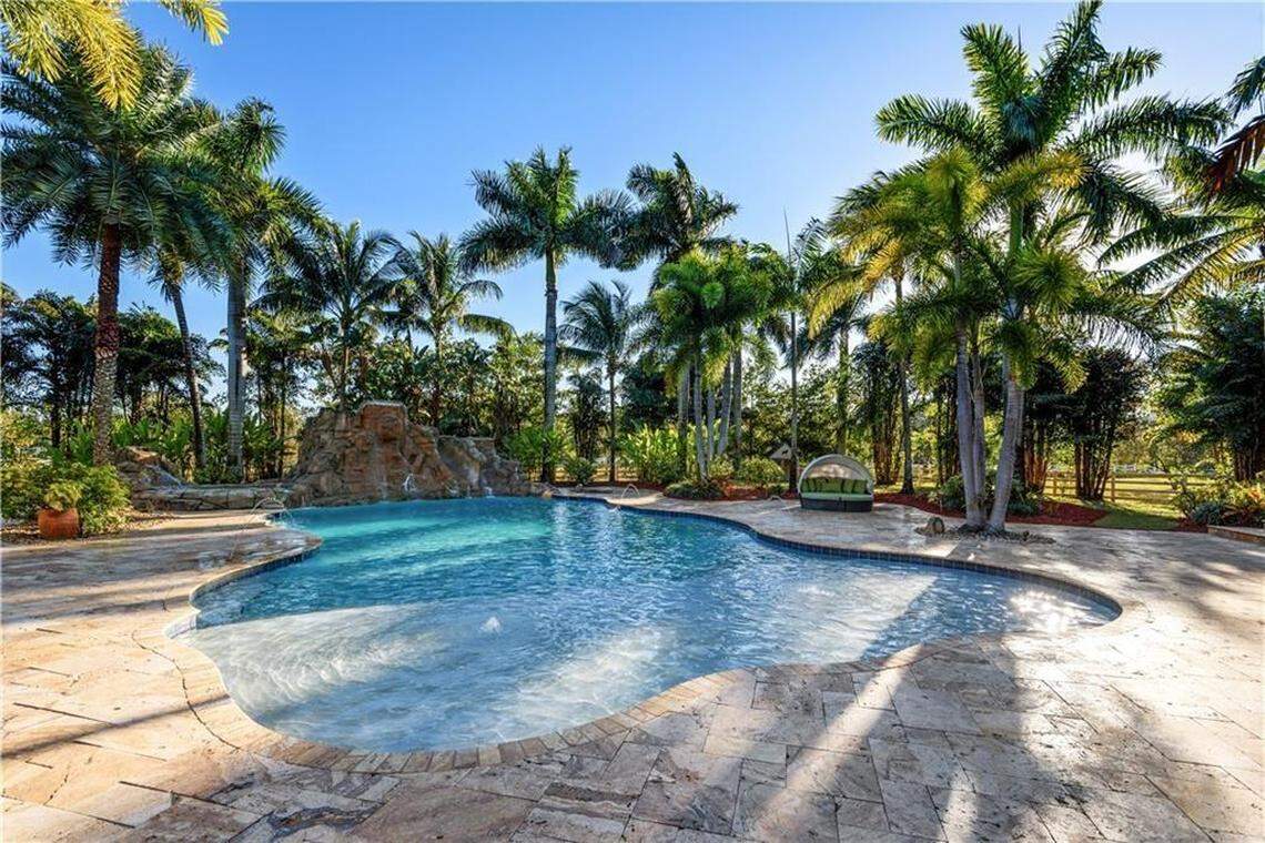 Former Miami Heat star Amar’e Stoudemire is unloading his Broward digs in Southwest Ranches