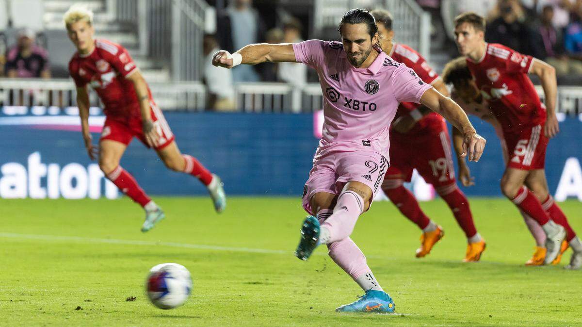 Inter Miami forward Leonardo Campana (9) and his teammates are eager to get back to winning after six losses in a row. They play the Philadelphia Union on the road Saturday.