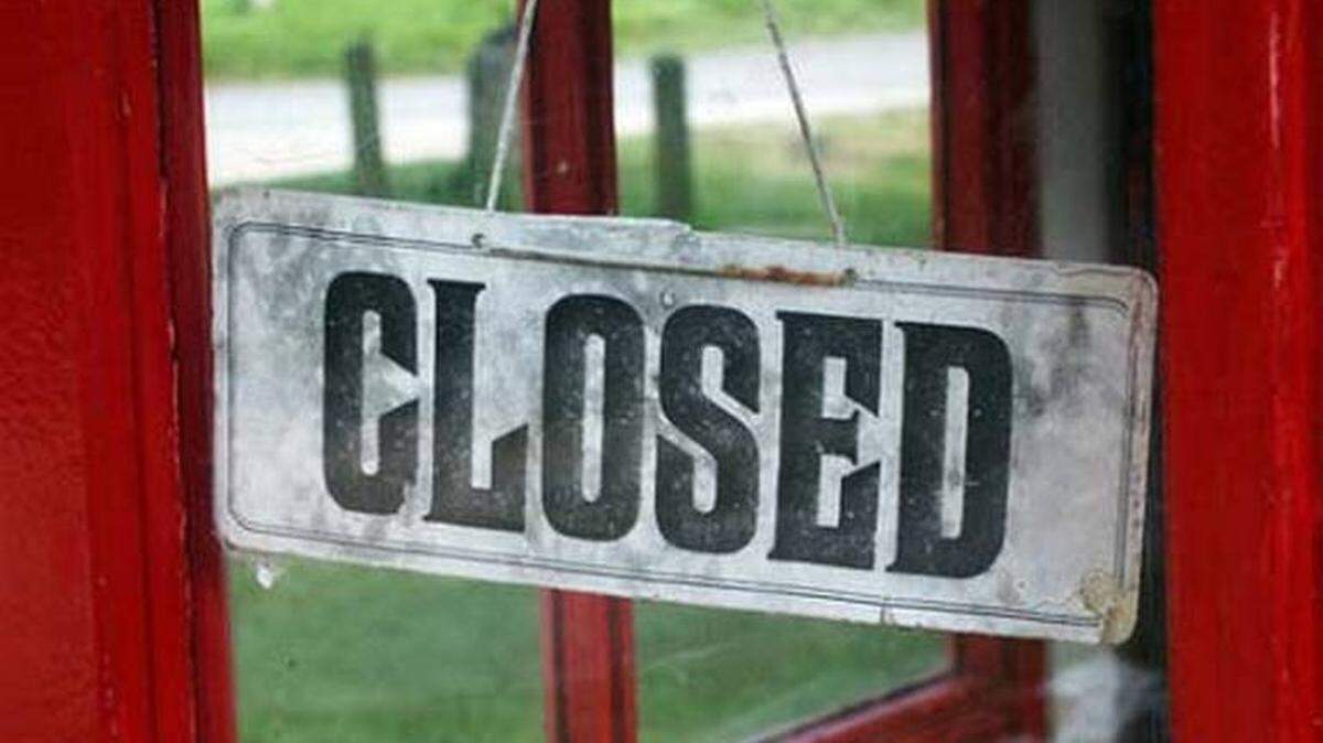 This week’s Sick and Shut Down List of Miami-Dade, Broward, Palm Beach and Monroe restaurants that failed inspection starts and finishes with one Miami Springs restaurant that had insect issues.