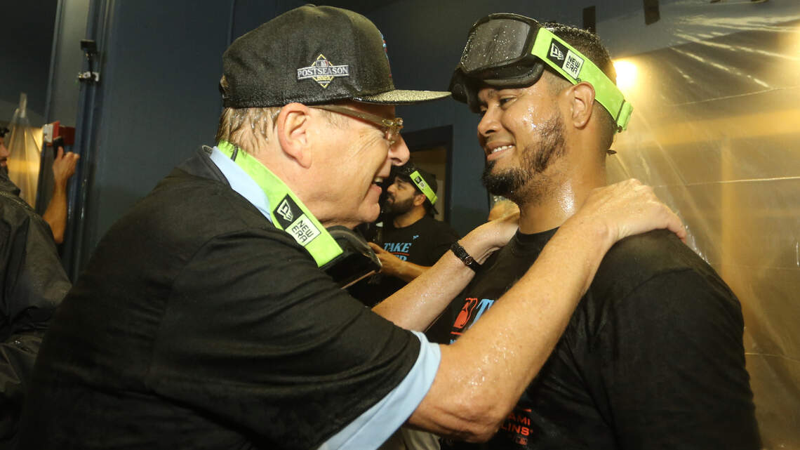 Luis Arraez, de los Miami Marlins, gana título de bateo de la NL y hace historia