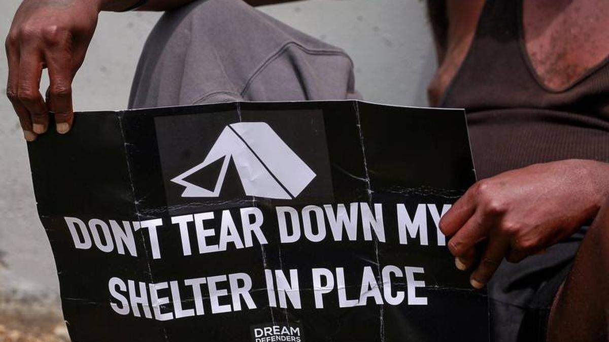 Miami City Commission will consider an ordinance that criminalizes homelessness.