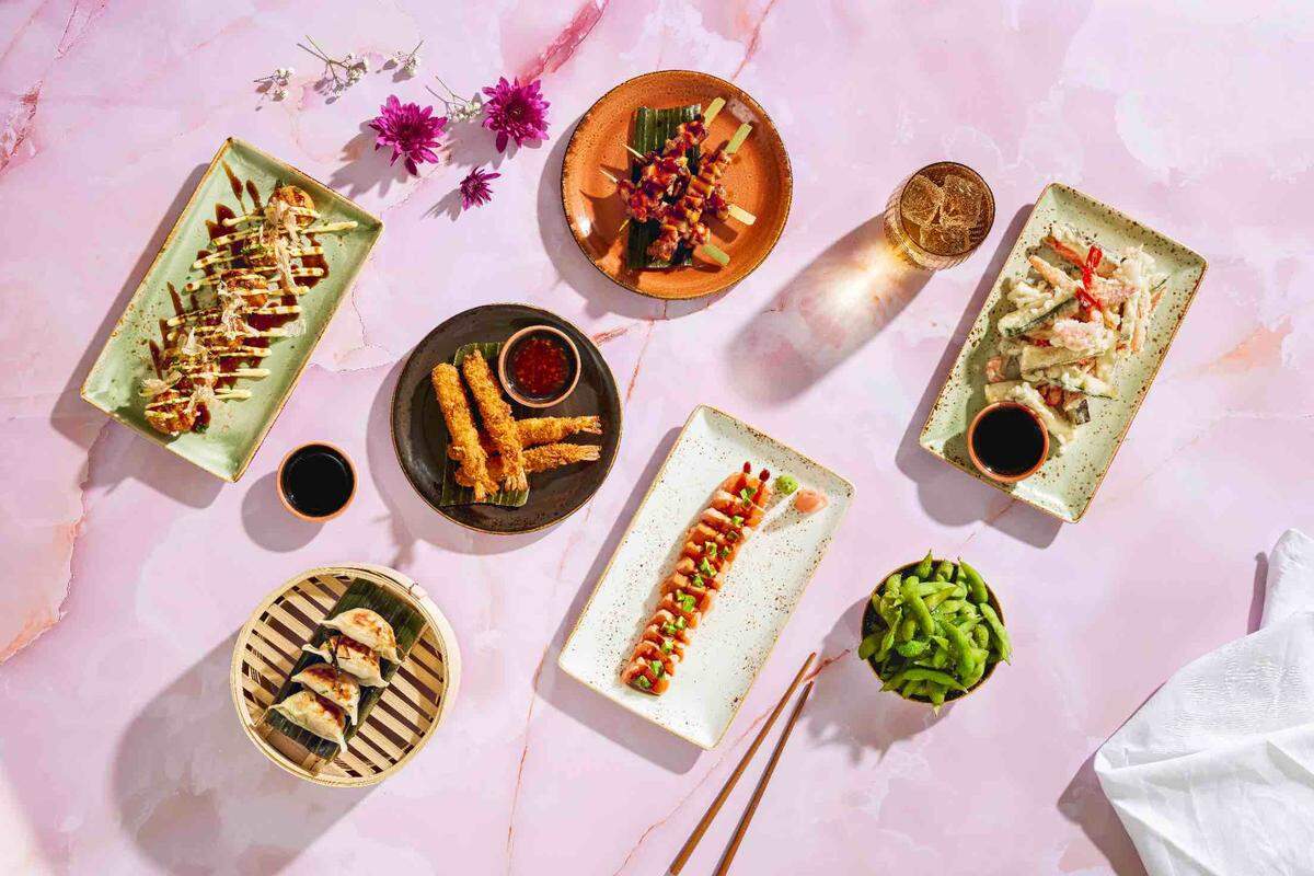 Udon Asian Food se centra en los tazones de fideos, pero también incluye bocadillos panasiáticos.