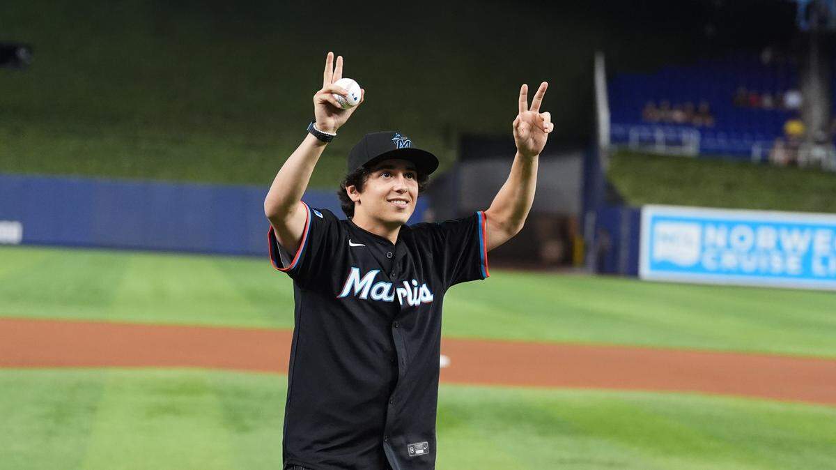 On June 7, 2024, Saturday Night Live’s rising star Marcello Hernandez threw out the ceremonial first pitch ahead of the Miami Marlins game at loanDepot Park.
