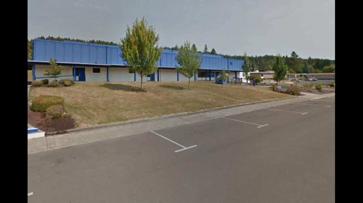 A lawsuit is challenging an Oregon school district’s bathroom policy after a student says a transgender male student walked into the boy’s restroom at Sutherlin High School while he was urinating.