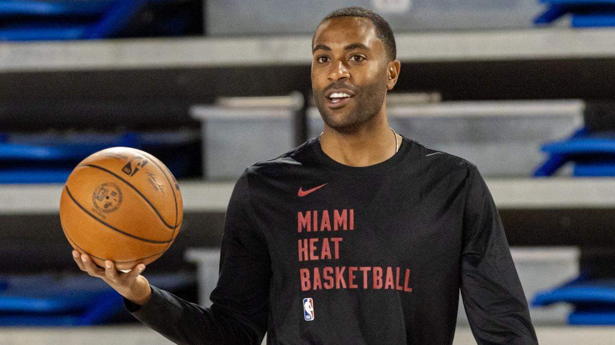 Miami Heat player development coach Wayne Ellington speaks to players during training camp at Florida Atlantic University’s Abessino Court at Eleanor R. Baldwin Arena in Boca Raton on October 3, 2023.