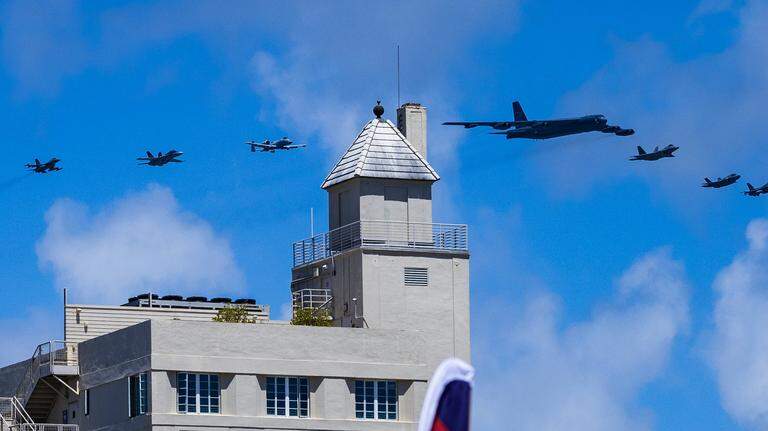 Jets roar over South Beach as Air & Sea Show draws Memorial Day weekend crowd