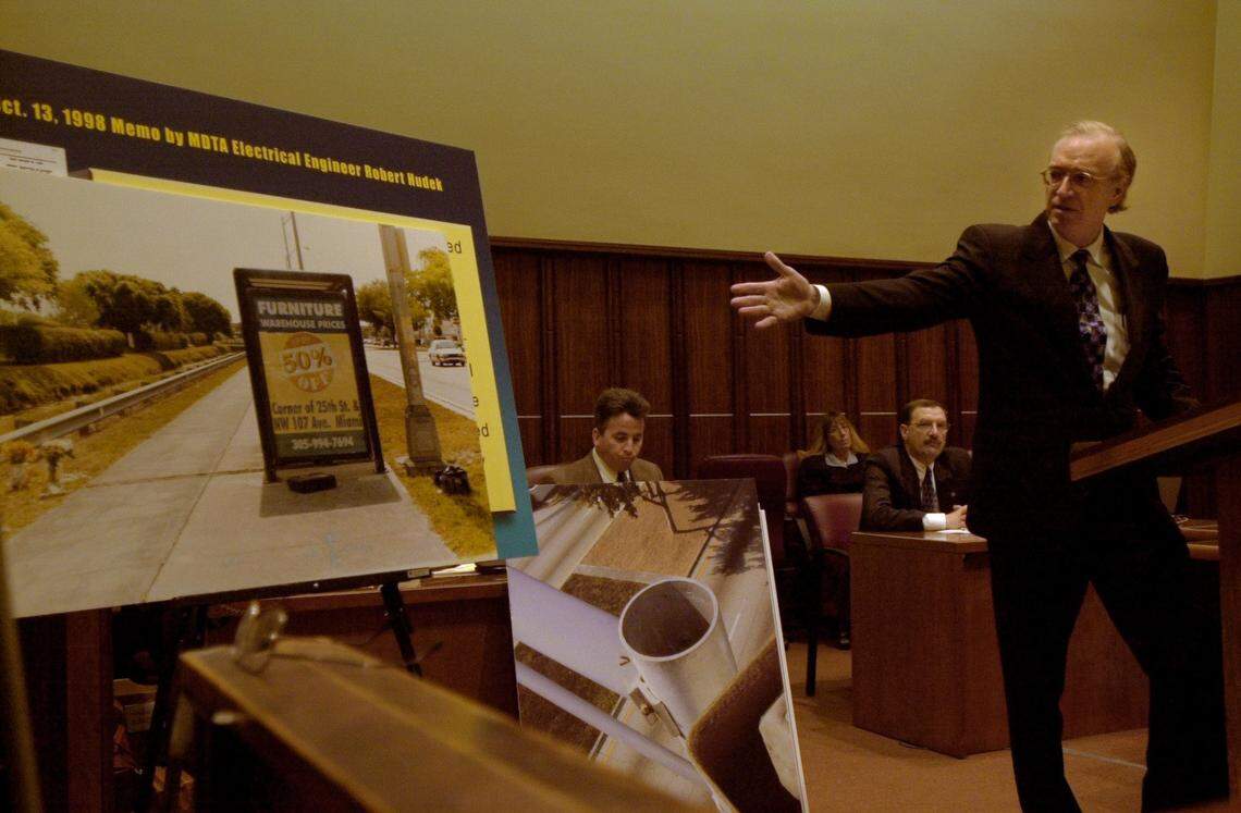 Opening statements in the 2001 manslaughter trial in the electrocution of 12 year old Jorge Luis Cabrera. Roy Black representing Eller Media, shows the jury an enlargement of the bus bench on Coral Way.