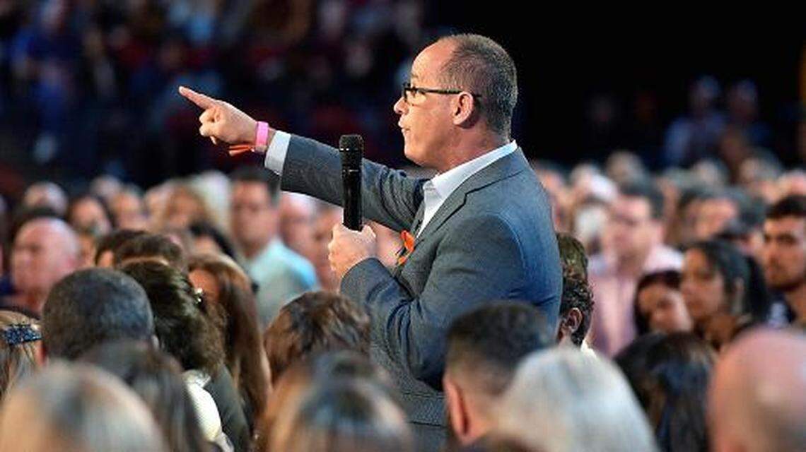 Fred Guttenberg, father of slain 14-year-old Jaime Guttenberg, speaks at a public meeting.