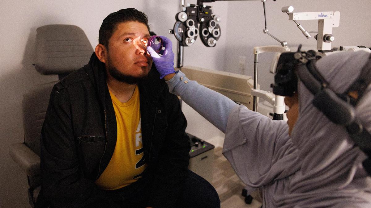 A bill in the Florida House would allow optometrists—professionals with significantly less training—to perform laser eye surgeries.