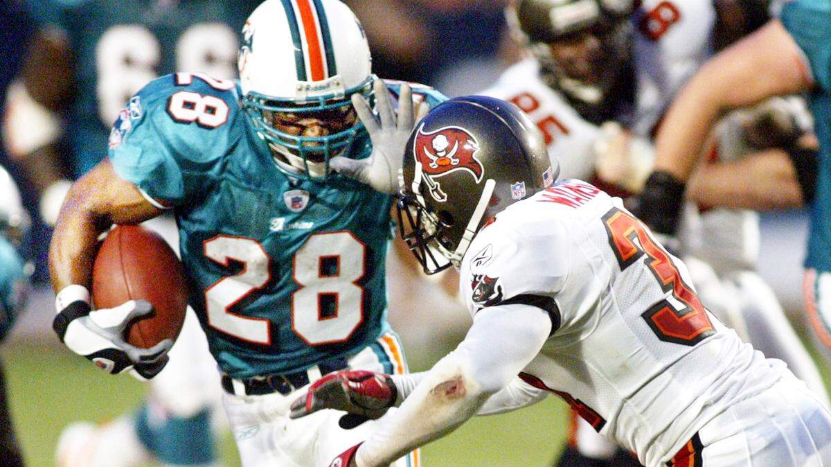 Travis Minor, a former Florida State University football standout who spent five years with the Miami Dolphins, filed a federal civil rights lawsuit against the Broward Sheriff’s Office this week, arguing his 2014 arrest for soliciting a prostitute — which was later dropped — violated his civil rights.