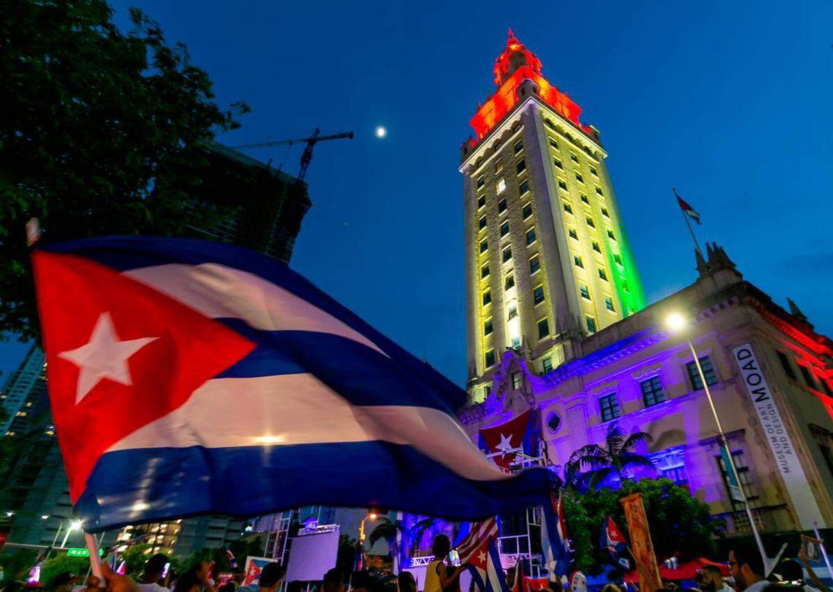 The Freedom Tower, in downtown Miami, is recognized as a U.S.&nbsp;National Historic Landmark. Miami Dade College has turned it into an art museum.