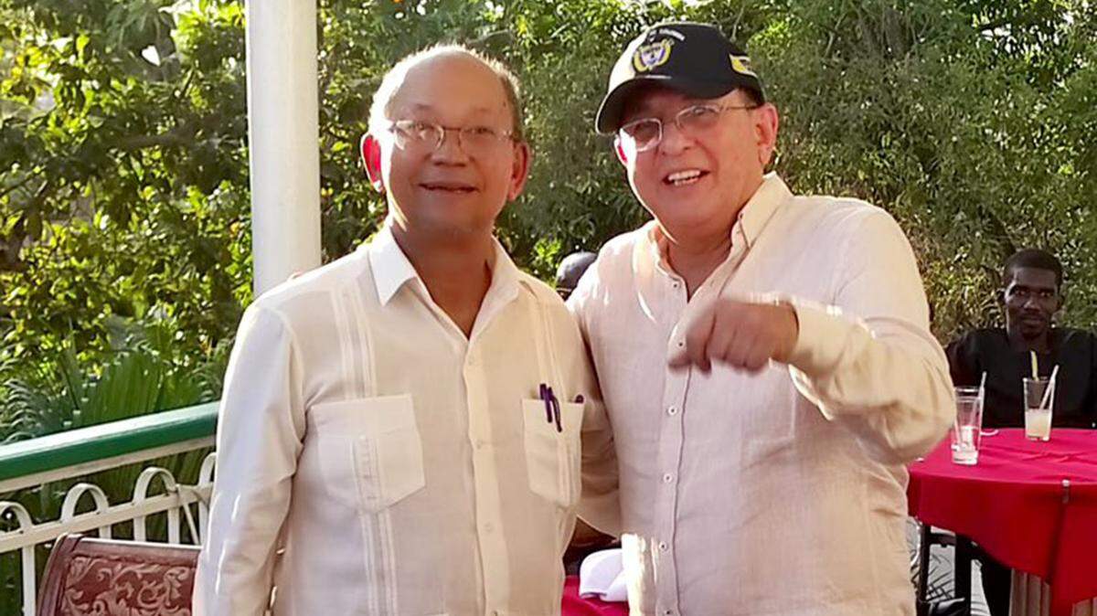 Leslie Voltaire, right, head of the Transitional Presidential Council stand with Colombia’s Deputy Foreign Minister Jorge Rojas Rodríguez in Jacmel on Tuesday, January 21, 2025 ahead of a visit by President Gustavo Petro.