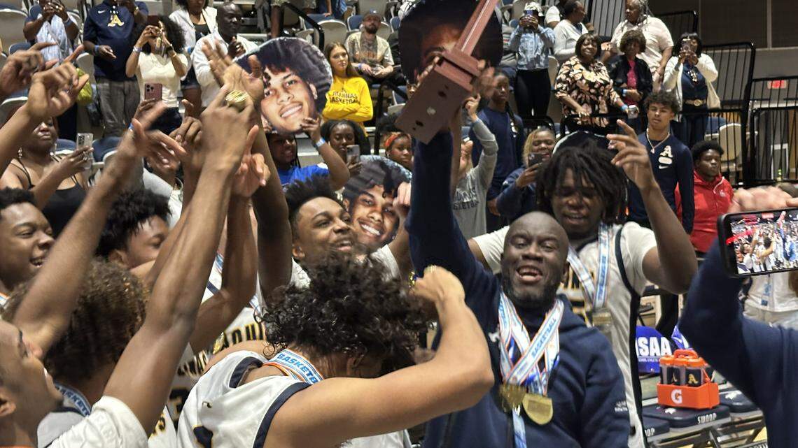 No fluke: St. Thomas Aquinas boys’ basketball wins back-to-back state titles