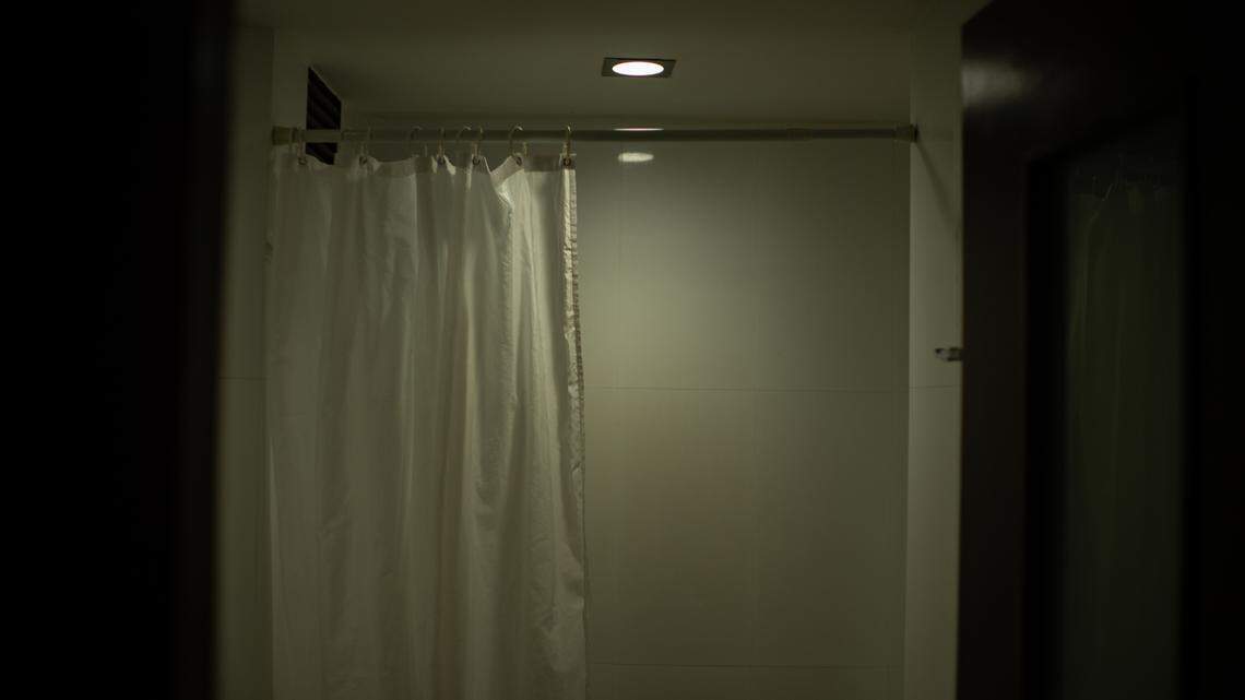 Dark Showering Could Help You Fall Asleep Nine Minutes Faster and It’s Free