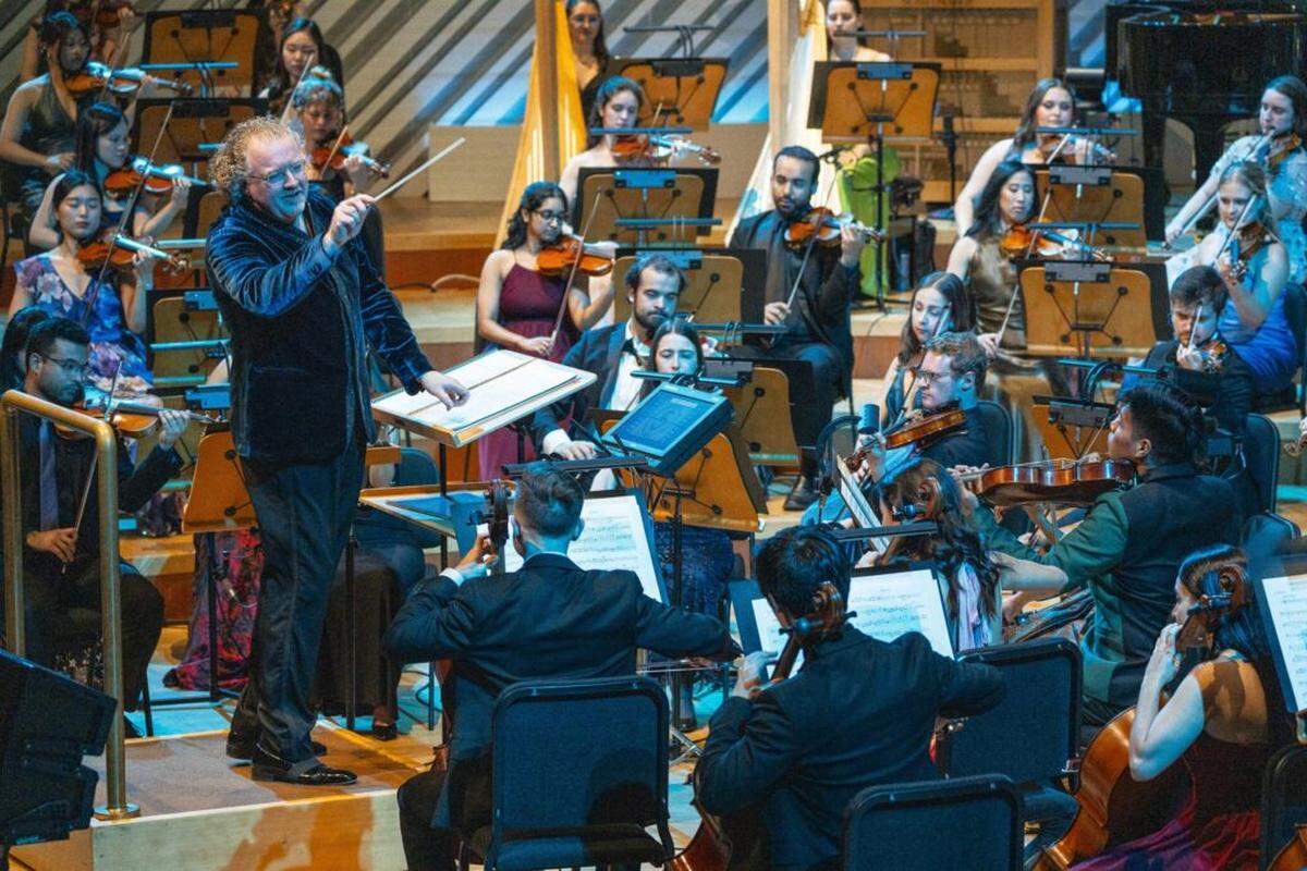 New World Symphony Artistic Director Stéphane Denève, now in his third season, leads the orchestra’s boundary-pushing programming.
