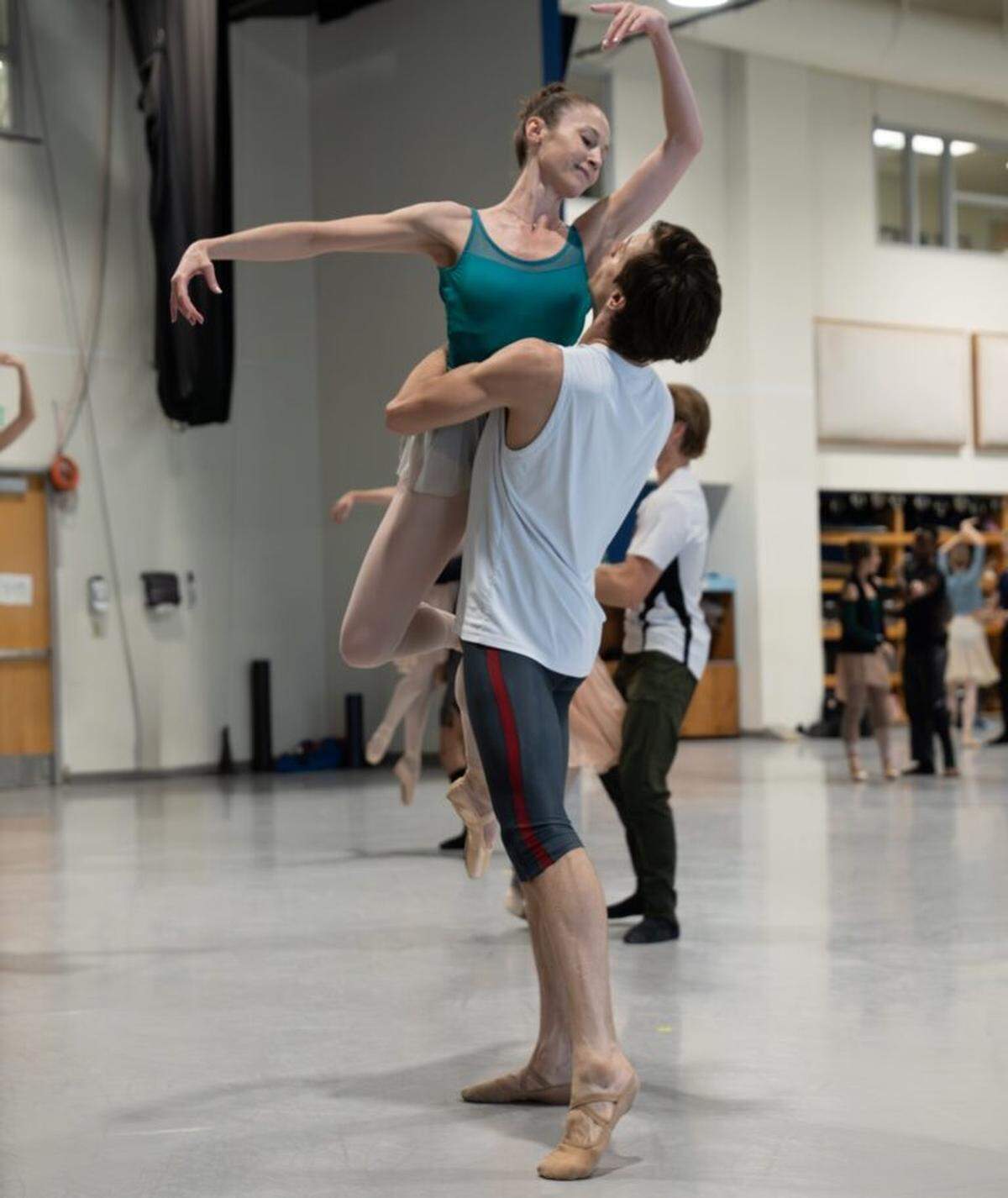 Nicole Stalker and Steven Loch merging athleticism with conviviality rehearsing “Roses from the South, Three Waltzes for Toby” by Alexei Ratmansky.