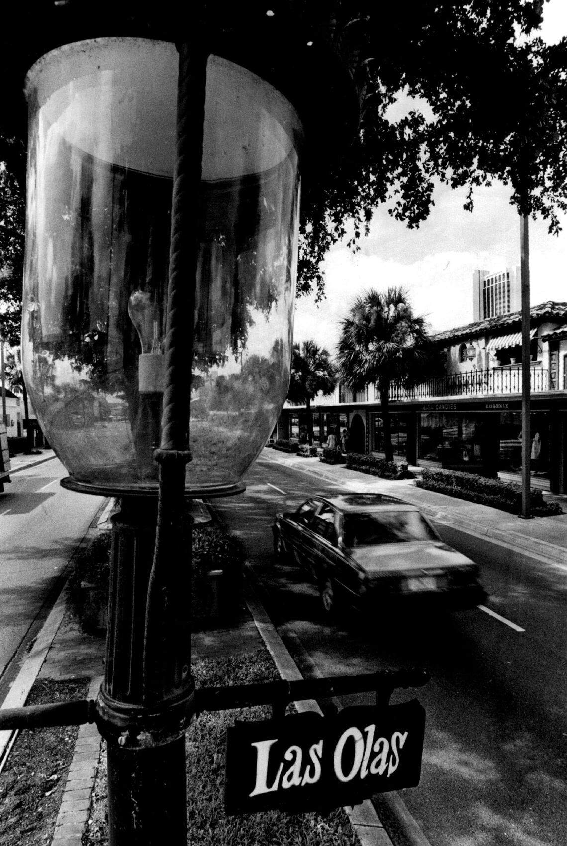The 700 block of East Las Olas Boulevard in 1983.