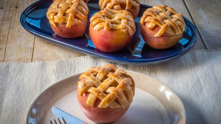 Ditch the pie shell when you make these warm, sweet apple pie baked apples