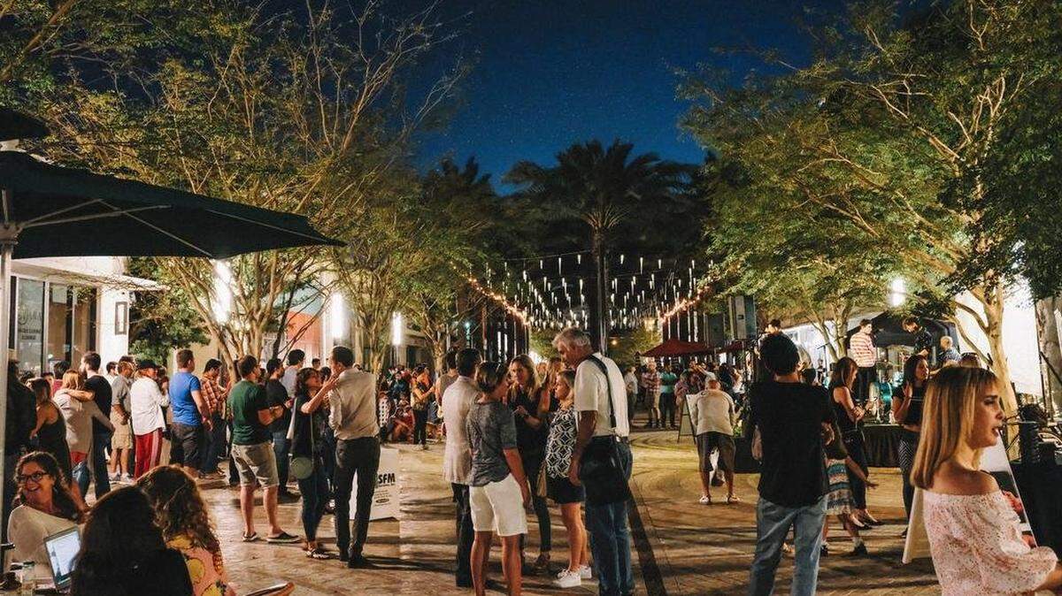 Giralda Plaza and its restaurants are just one of
