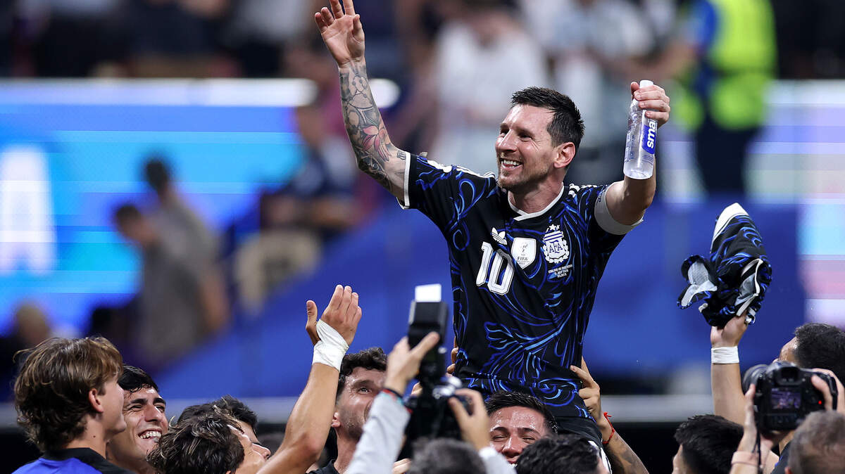ATLANTA, GEORGIA - JULY 15: Lionel Messi #10 of Argentina celebrates with teammates after the 2-1 win during the FIFA World Cup 2026 Semi Final match between England and Argentina at Atlanta Stadium on July 15, 2026 in Atlanta, Georgia. (Photo by Buda Mendes/Getty Images)