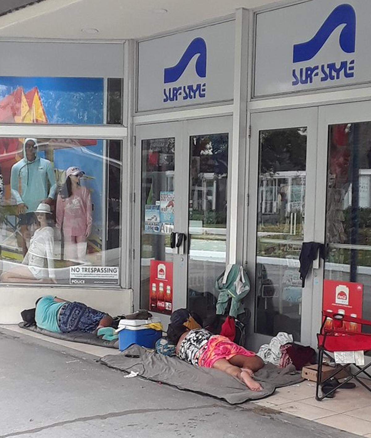 Coronavirus has emptied Lincoln Road, and the homeless have gathered there.