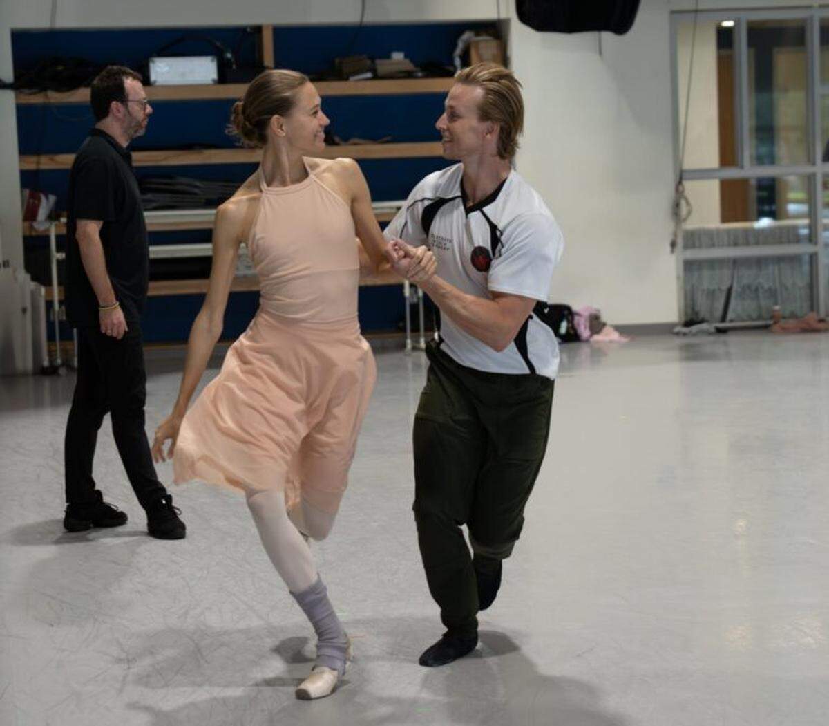 Alexei Ratmansky and dancers Yuliia Moskalenko and Chase Swatosh on a friendly stroll rehearsing “Roses from the South, Three Waltzes for Toby” by Alexei Ratmansky.