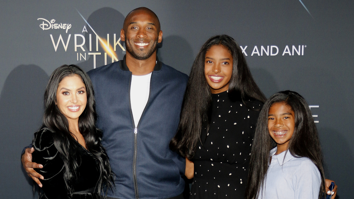 kobe bryant and vanessa bryant with gianna and natalia bryant