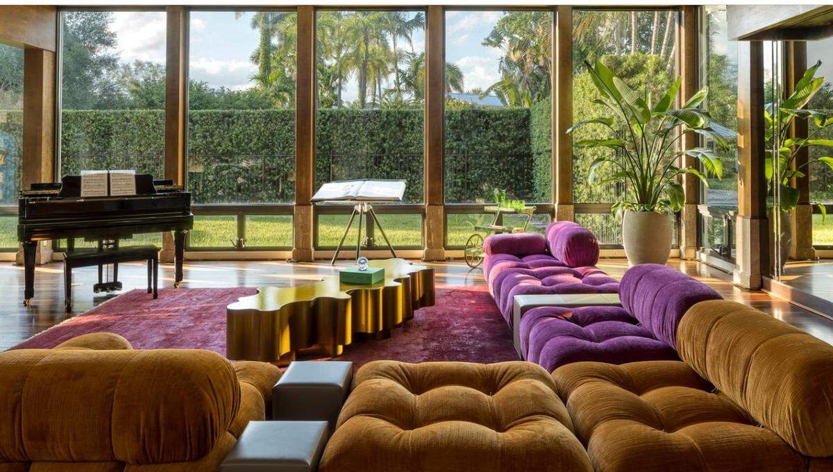 Just a little under two years after buying their Miami mansion for $11 million, Joe Jonas and Sophie Turner have made a deal