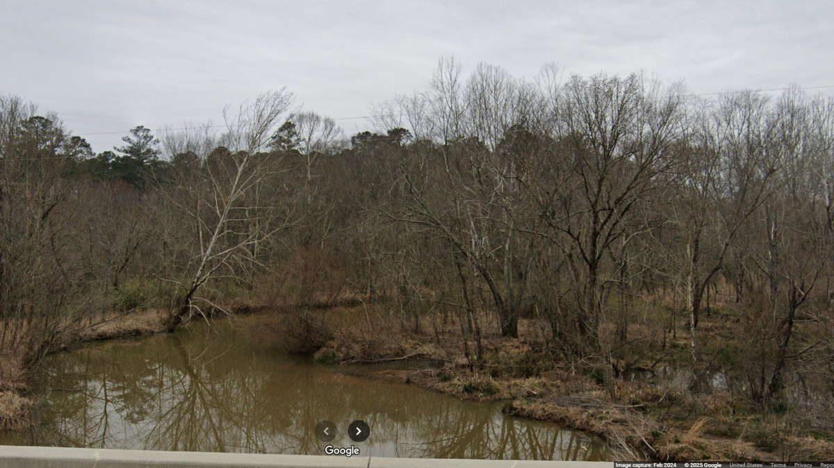 The suspect was throwing an antique crank telephone into a Georgia creek to electrocute fish, the Georgia Department of Natural Resources reports. A specific location for the incident was not revealed.