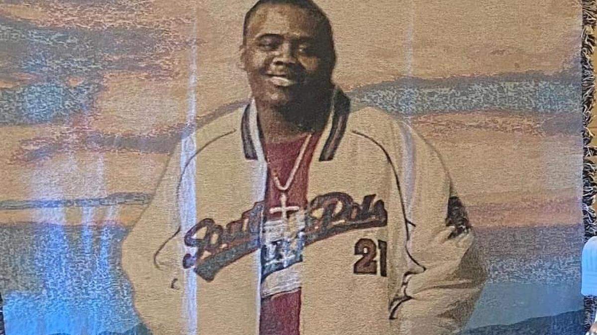 Lashawn Thompson was found dead after being “eaten alive” by insects and covered bites at Fulton County Jail in Georgia, his family’s attorneys say.