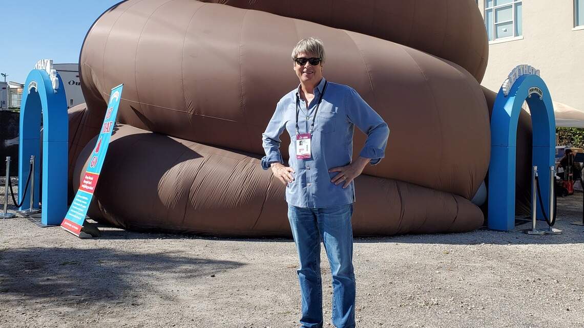 Super Bowl 54: Dave Barry talks about seeing JLo, Shakira and an inflatable Giant Poo