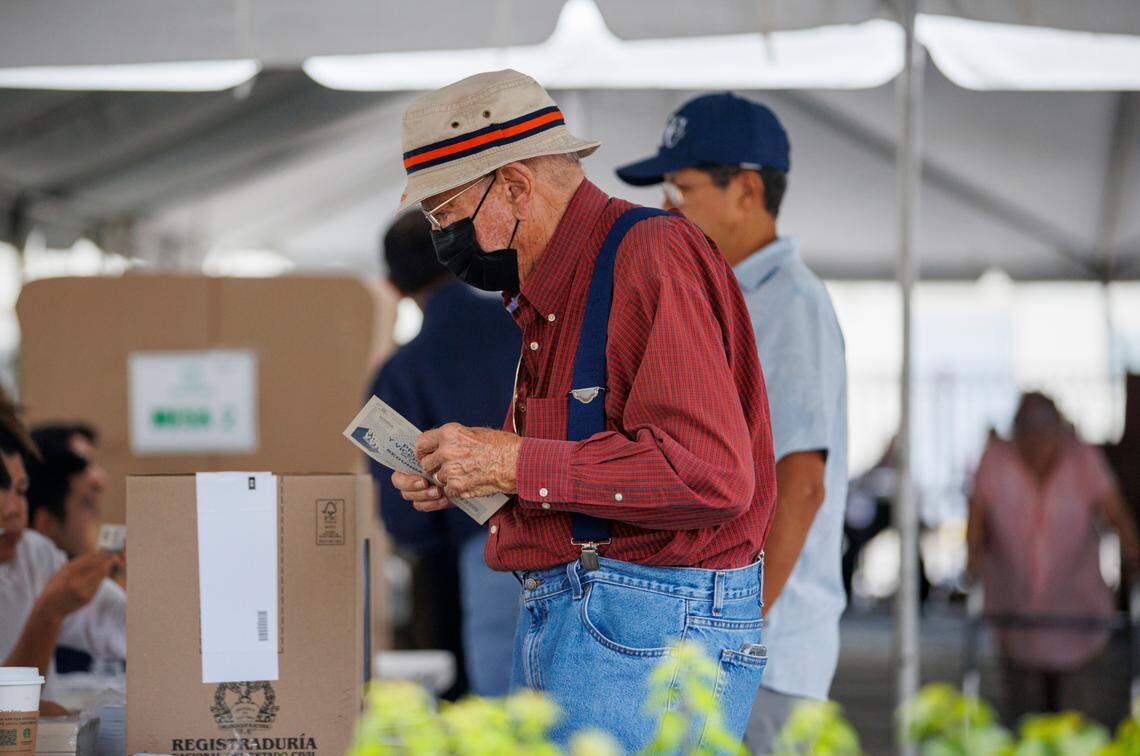 A voter before casting his vote during Colombia’s 2022 presidential runoff between Gustavo Petro and Rodolfo Hernández on Sunday, June 19, 2022, at the Consulate General of Colombia in Coral Gables, Florida.