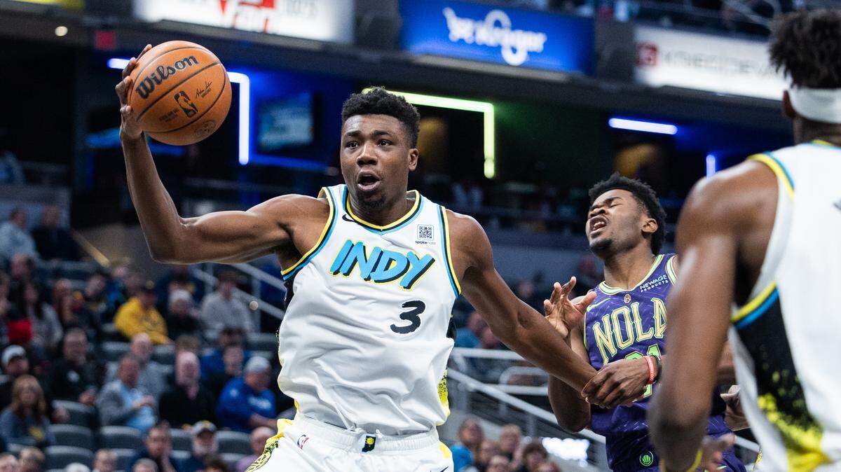 Indiana Pacers center Thomas Bryant (3) rebounds the ball in the first half against the New Orleans Pelicans at Gainbridge Fieldhouse.