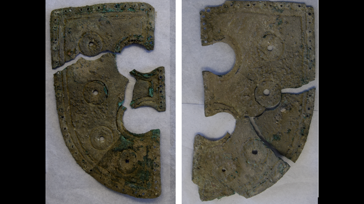The bronze cheekpieces were decorated with a circular pattern.