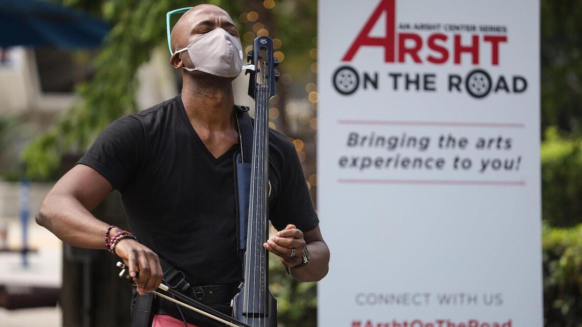 Looking for a breather? Miami offers up ballet, movies and music in the fresh air