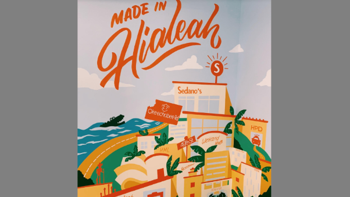 Un mural en el recién estrenado supermercado de productos latinos.