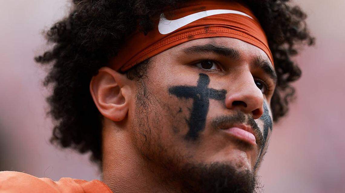 Why the versatility of Dolphins’ Trey Moore, Kyle Louis ‘excites’ coach Jeff Hafley