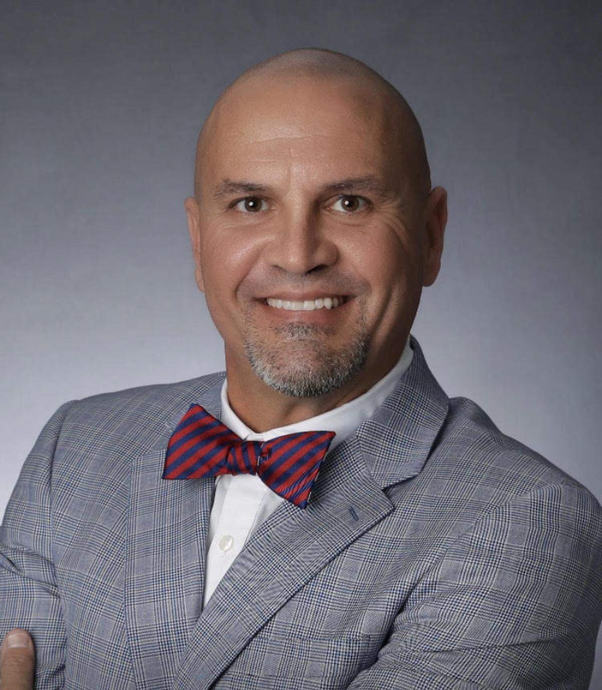 Javier Pérez es candidato al Distrito 9 de las Escuelas de Miami-Dade.