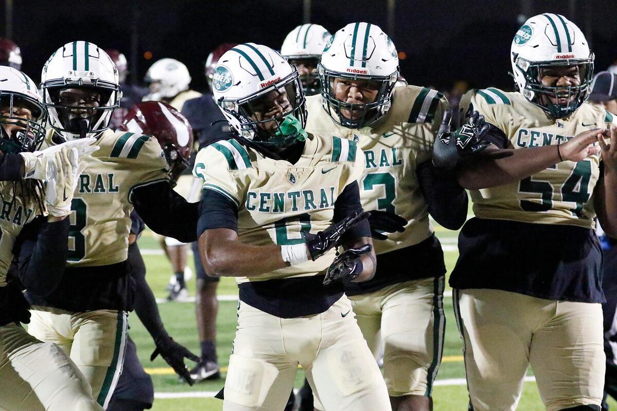Miami Central Rockets wide receiver Anjuan Coleman (6, center) celebrates a touchdown agains Norland Vikings during the regional final playoff football game on Friday, November 23, 2023 at Traz Powell Stadium in Miami. Andrew Uloza / for Miami Herald