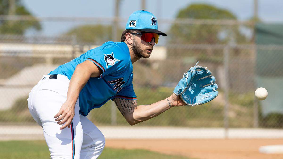 Miami Marlins third base Connor Norby (1) catches the ball during first full-squad spring training workouts at Roger Dean Chevrolet Stadium on Monday, Feb. 17, 2025, in Jupiter, Fla.