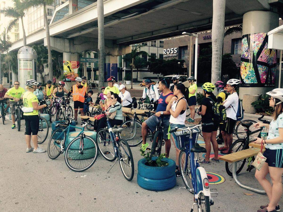 A Ciclovía project closed off a section of streets and temporarily transformed the area into a car-free linear park for cyclists and pedestrians.