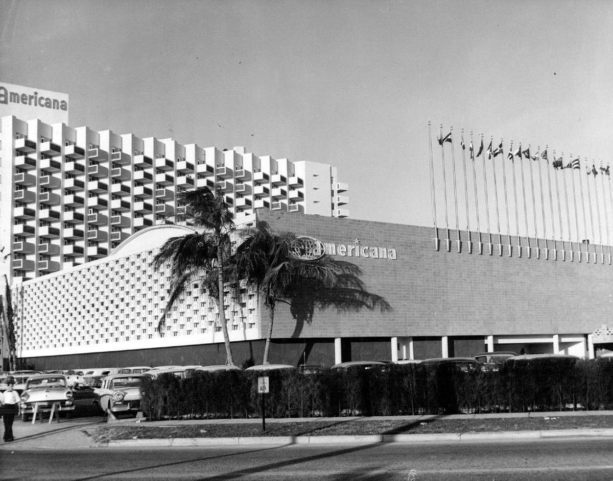 Another view of the Americana in Bal Harbour in 1979, before it became a Sheraton.