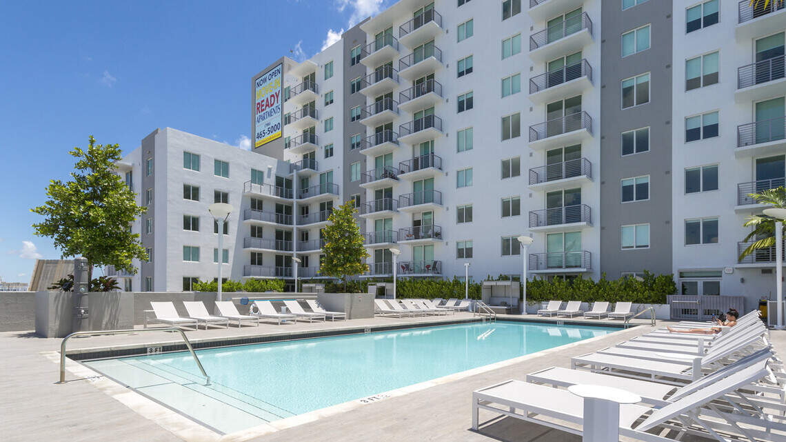 Miami doctors and nurses on coronavirus front lines get apartments away from family