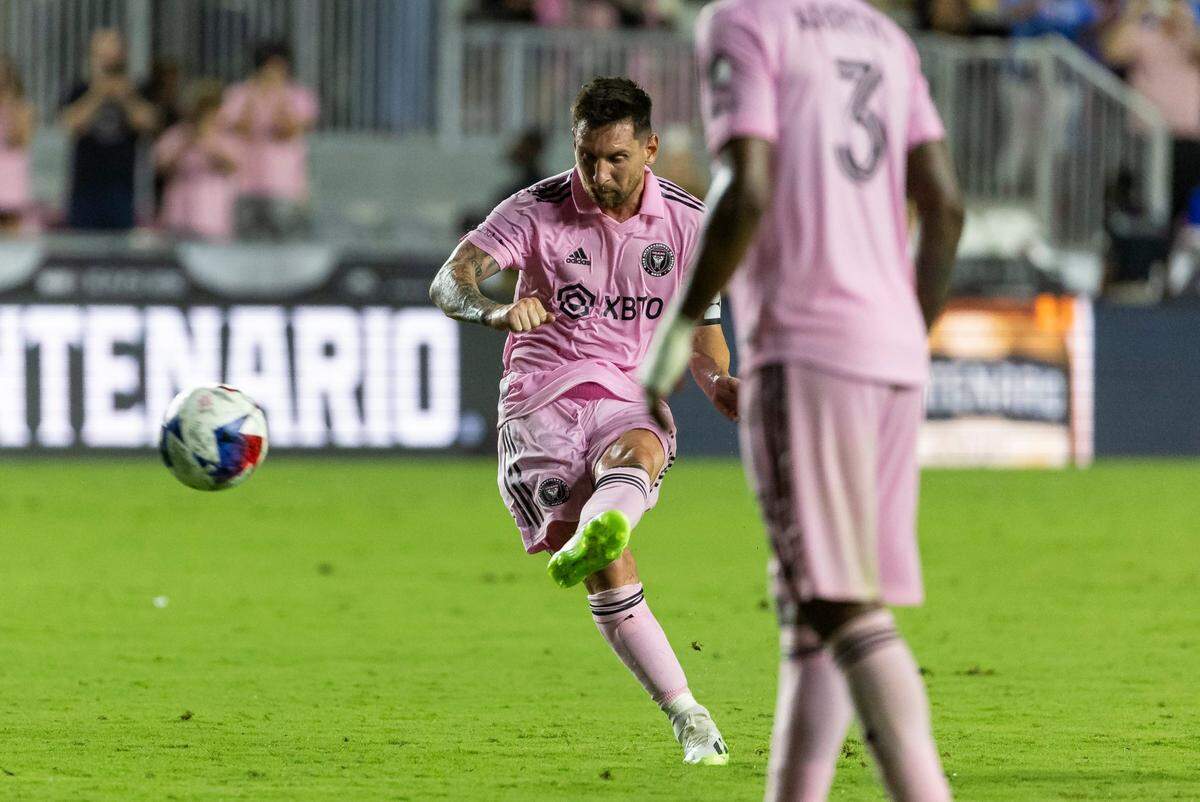 With his magical left foot, Lional Messi lofted a shot toward the top left corner of the net and scored a game-winning goal in stoppage time.