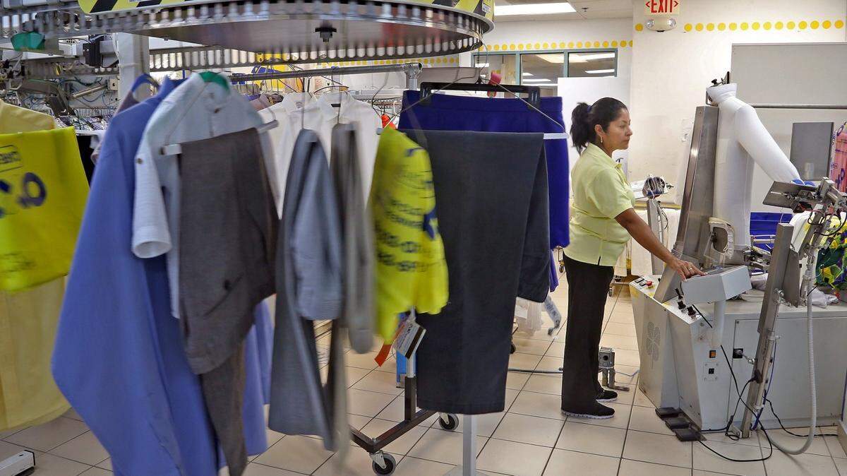 Miami Herald File Art: A view inside an OXXO Care Cleaners on August 1, 2017. Congresswoman Maria Elvira Salazar says dry cleaners could be hit financially by a new rule proposed by the EPA.